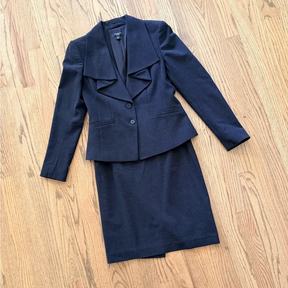 ANN TAYLOR Grey Suit